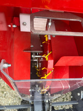 Laden Sie das Bild in den Galerie-Viewer, ERME Knoblauchpflanzmaschine PLMS 3-reihig / GEBRAUCHT, Preis auf Anfrage